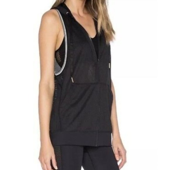 3/$20 Alala All Star Vest in Black - Picture 3 of 15
